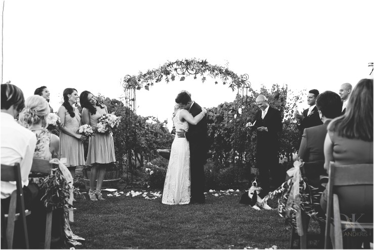 Scribner Bend Vineyard Wedding www.deeandkrisphotography.com