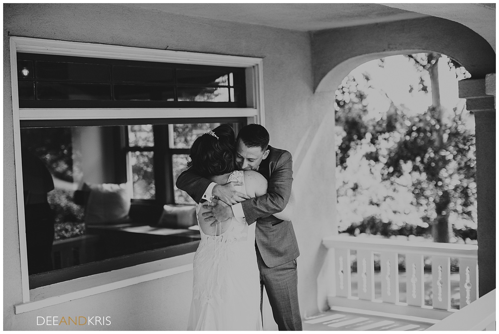 Scribner Bend Wedding Pictures, black and white wedding photography in Sacramento, Dee and Kris Photography, garden venue